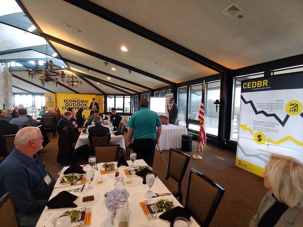 Salina Country Club | restaurant | 2101 E Country Club Rd, Salina, KS 67401, USA | 7858270388 OR +1 785-827-0388