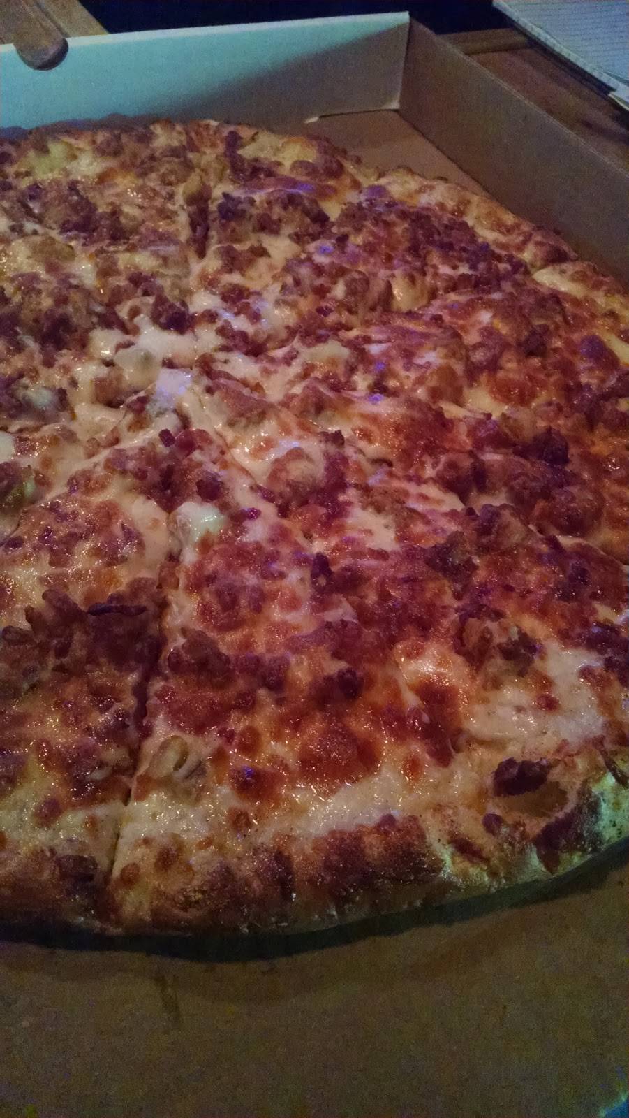 The Roadside Bar & Grill | restaurant | 2187 McIntyre Rd, McIntyre, PA 15756, USA | 7247268102 OR +1 724-726-8102