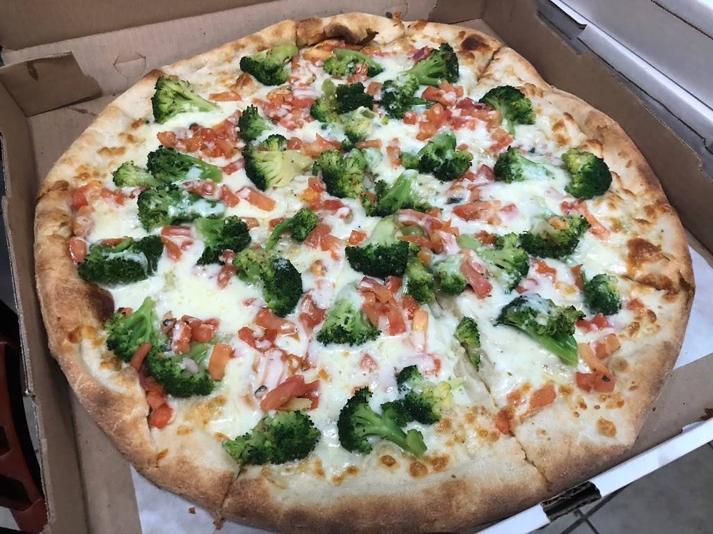 Amalfi Pizza | restaurant | 208 Suburban Dr, Newark, DE 19711, USA | 3027385950 OR +1 302-738-5950