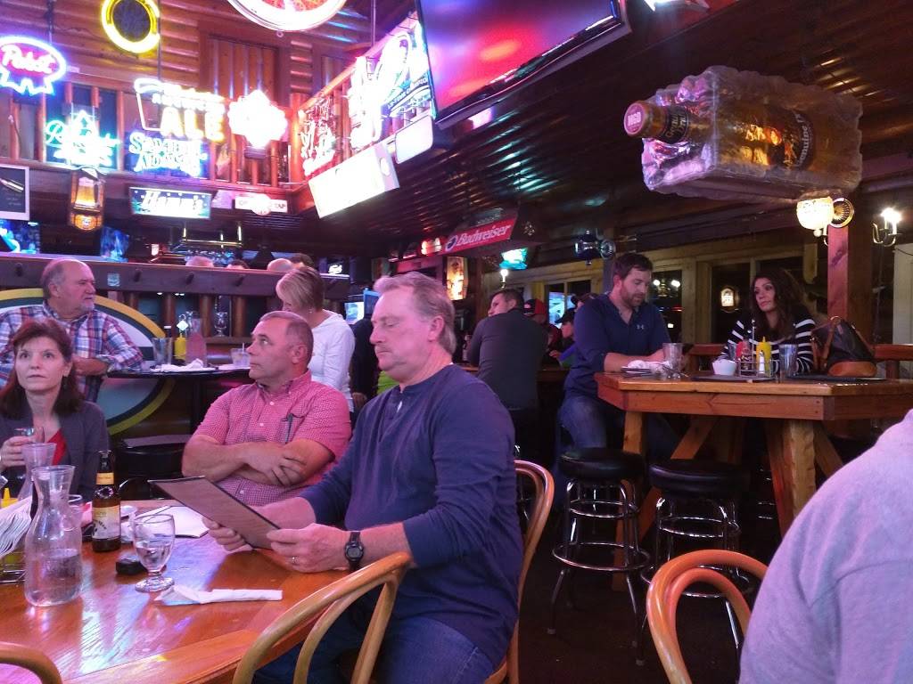 Lumpys Bar & Grill | restaurant | US-45, Eagle River, WI 54521, USA | 7154791515 OR +1 715-479-1515
