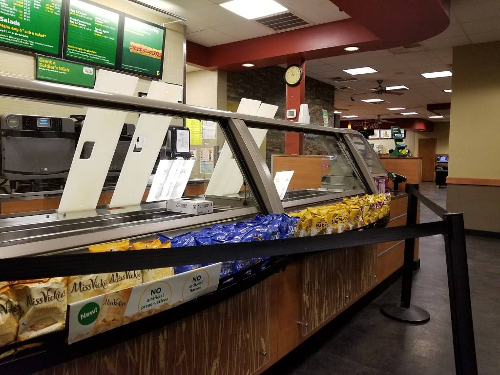 Subway | restaurant | 601 University Dr Ste 103, College Station, TX 77840, USA | 9798462165 OR +1 979-846-2165