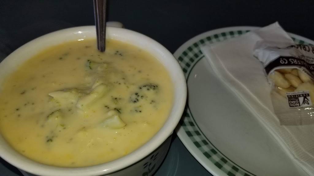 Pizza House | restaurant | 66 Union St, Easthampton, MA 01027, USA | 4135271320 OR +1 413-527-1320