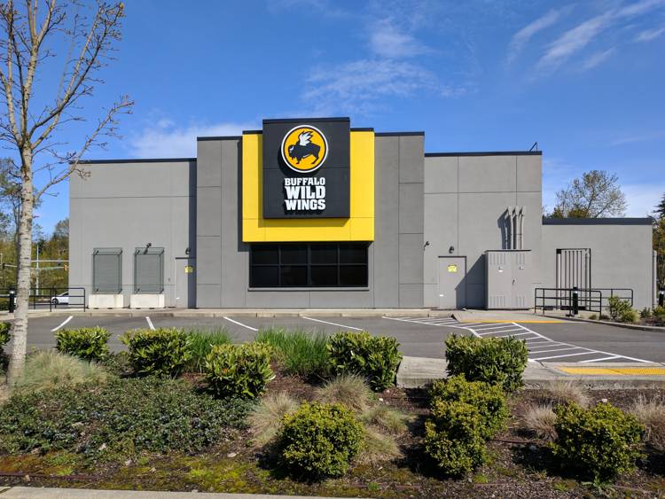 Buffalo Wild Wings | meal takeaway | 225 Tukwila Pkwy, Tukwila, WA 98188, USA | 2062431219 OR +1 206-243-1219