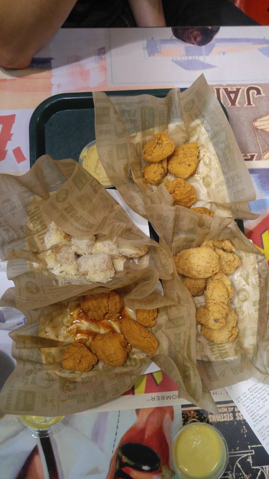 Wingstop | restaurant | 3939 41st Ave Dr, Moline, IL 61265, USA | 3097649464 OR +1 309-764-9464