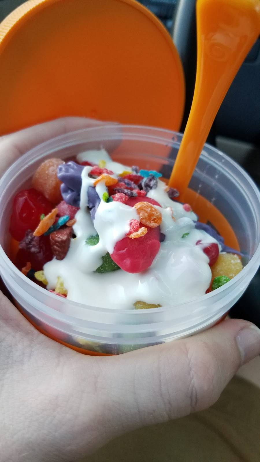 Orange Leaf Frozen Yogurt | restaurant | 3912 38th Ave, Moline, IL 61265, USA | 3095171882 OR +1 309-517-1882