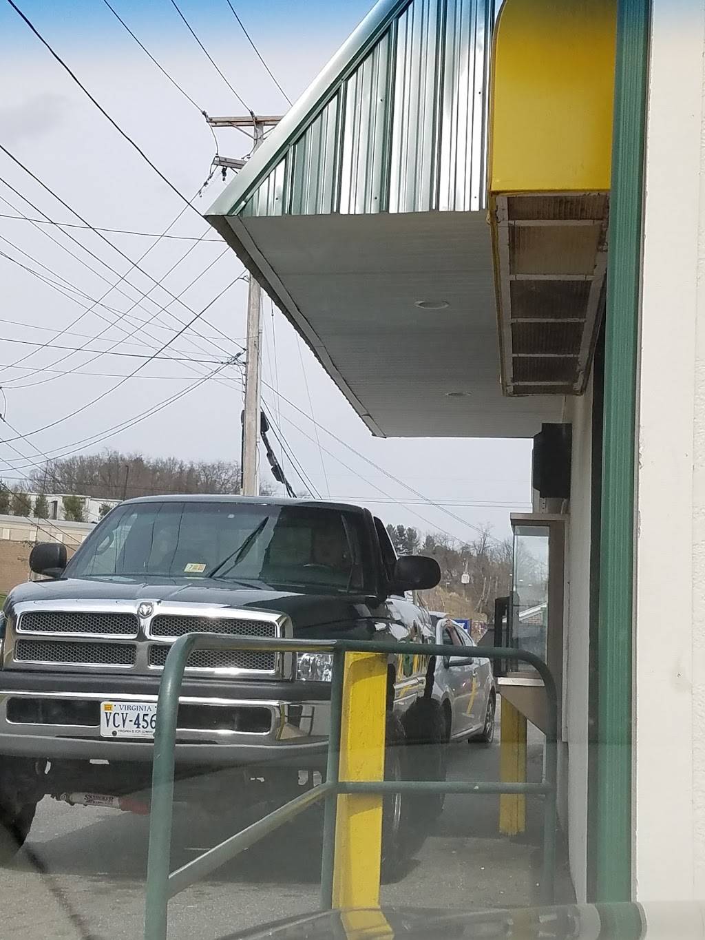 Subway | restaurant | 500 E Stuart Dr, Galax, VA 24333, USA | 2762367887 OR +1 276-236-7887