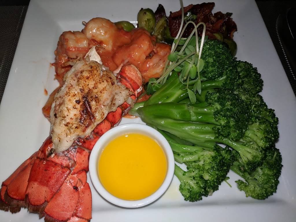 Eight Zero Zero Resto Lounge | restaurant | 903 Brookdale Ave, Cornwall, ON K6J 4P3, Canada | 6139360322 OR +1 613-936-0322