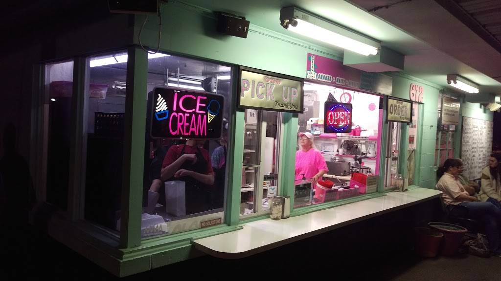 Susie Q Malt Shop | restaurant | 612 N 2nd St, Rogers, AR 72756, USA | 4796316258 OR +1 479-631-6258