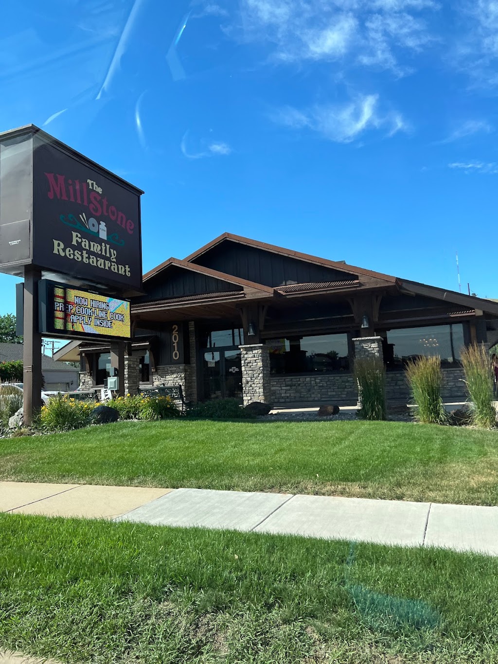 Millstone Family Restaurant | restaurant | 2010 W Main St, Rapid City, SD 57702, USA | 6053435824 OR +1 605-343-5824