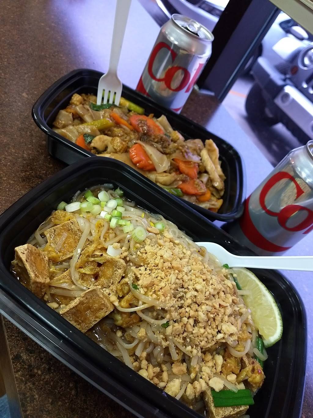 Jees Top5 Thai Food | restaurant | 3391 Fort St, Wyandotte, MI 48192, USA | 7342852333 OR +1 734-285-2333