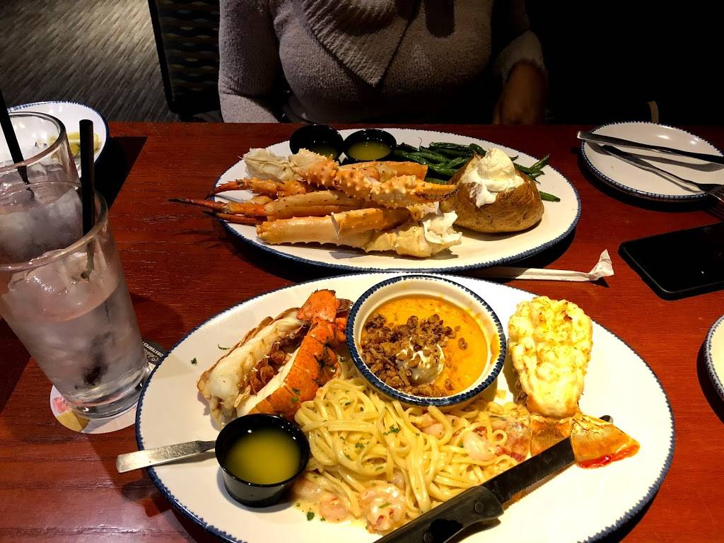 Red Lobster | restaurant | 479 Telegraph Rd, Waterford Twp, MI 48328, USA | 2486825146 OR +1 248-682-5146