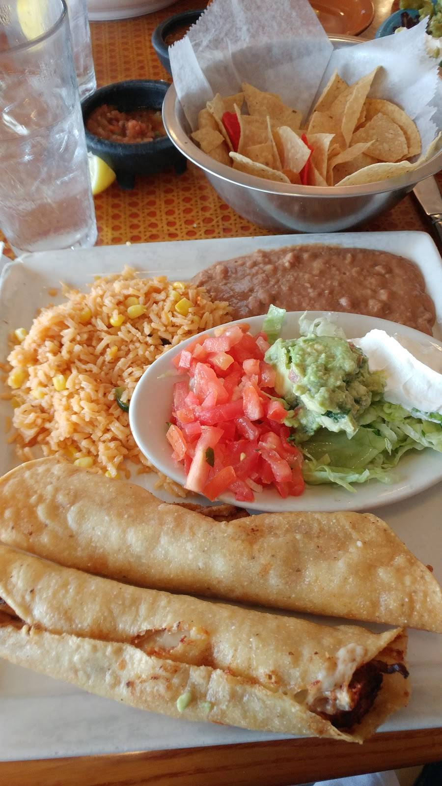 Chavez Mexican Cafe | restaurant | 2557 Gessner Rd, Houston, TX 77080, USA | 7134605392 OR +1 713-460-5392