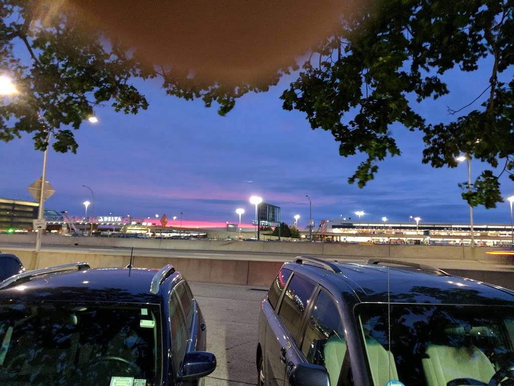 Dunkin Donuts | cafe | 10702 Grand Central Pkwy, East Elmhurst, NY 11369, USA | 7183978283 OR +1 718-397-8283