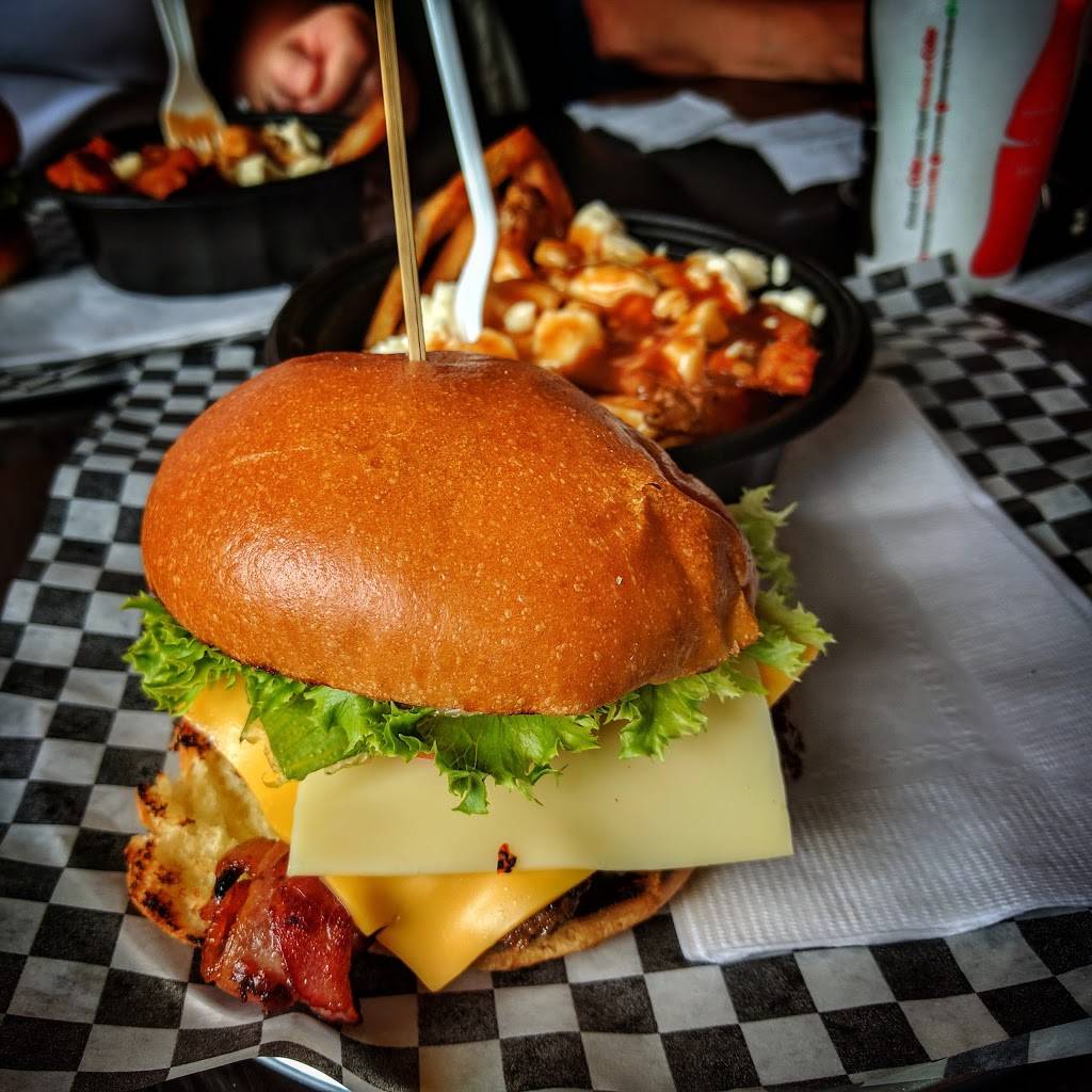 Pomme frite Burger Gourmet | restaurant | 19 Rue Blainville O, Sainte-Thérèse, QC J7E 1X1, Canada | 4509518519 OR +1 450-951-8519