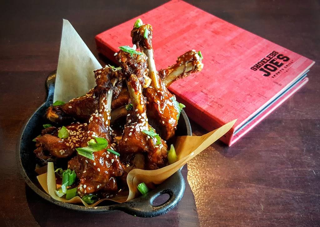 Shoeless Joes Sports Grill | restaurant | 315 Colonnade Dr, Kemptville, ON K0G 1J0, Canada | 6132150500 OR +1 613-215-0500