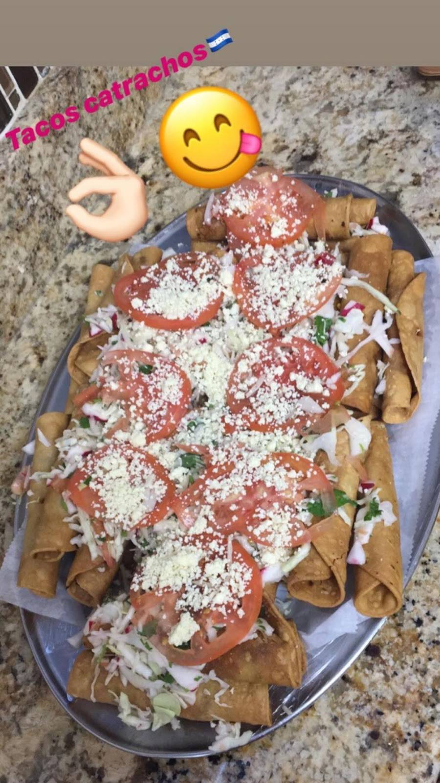 Como En Casa Deli Restaurant | restaurant | 377 B Nassau Rd, Roosevelt, NY 11575, USA | 5162083180 OR +1 516-208-3180