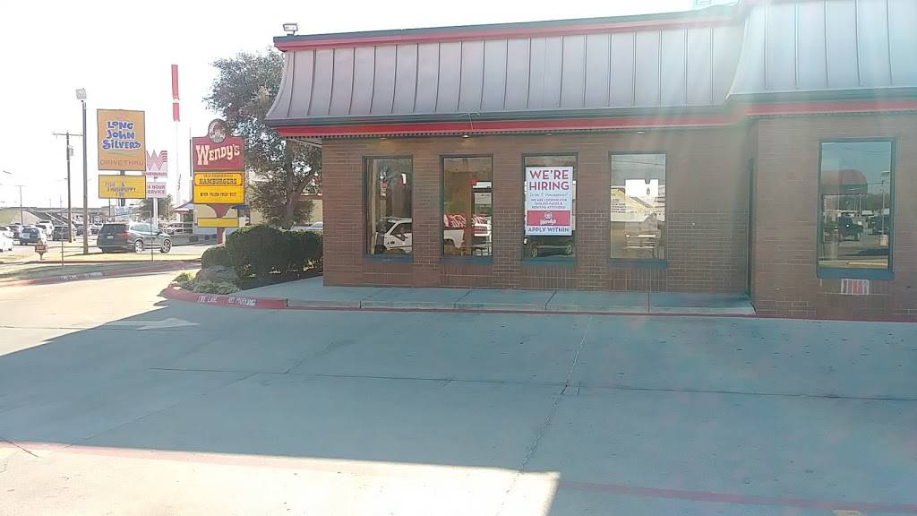 Wendys | restaurant | 963 N Beach St, Fort Worth, TX 76111, USA | 8178383444 OR +1 817-838-3444