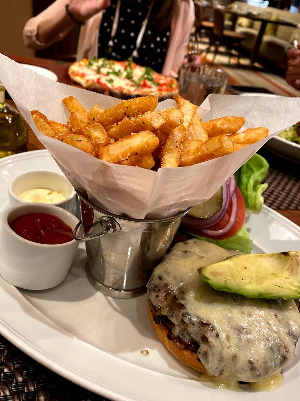 Veranda | restaurant | 3960 S Las Vegas Blvd, Las Vegas, NV 89119, USA | 7026325121 OR +1 702-632-5121