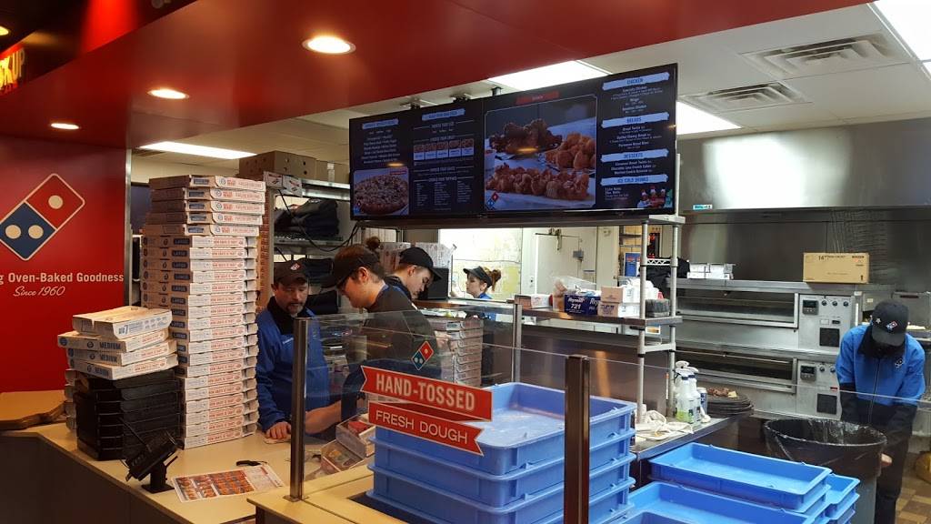 Dominos Pizza | meal delivery | 8760 Veterans Memorial Pkwy, OFallon, MO 63366, USA | 6362813030 OR +1 636-281-3030