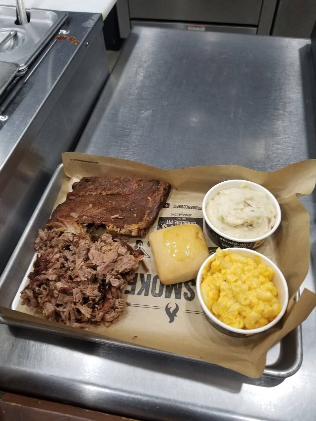 Dickeys Barbecue Pit | restaurant | 40315 Winchester Rd d, Temecula, CA 92591, USA | 9512965105 OR +1 951-296-5105