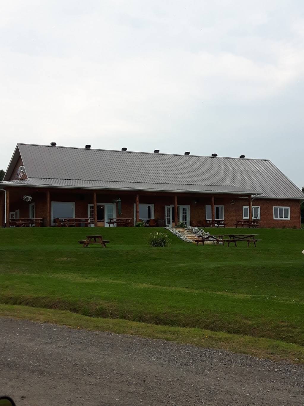 Le Pavillon Du Verger | restaurant | 2232 Montée Brooks, Franklin, QC J0S 1E0, Canada | 4508272742 OR +1 450-827-2742