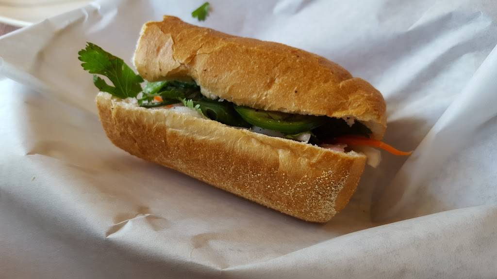 Green Basil | restaurant | 43 E Jefferson Ave, Naperville, IL 60540, USA | 6309227700 OR +1 630-922-7700