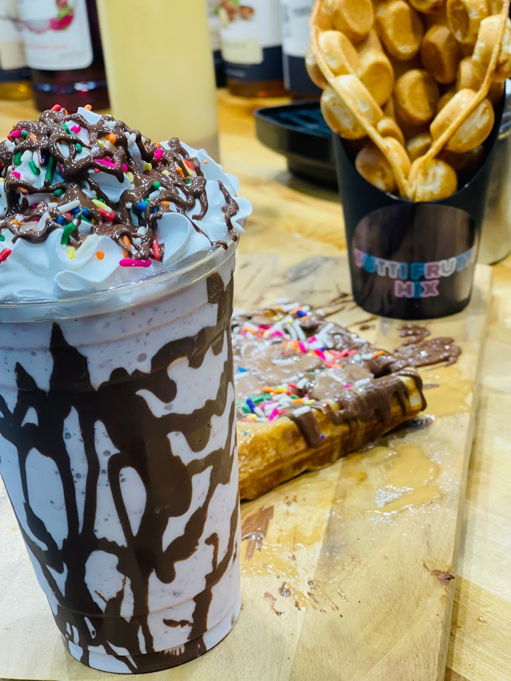 Tutti Frutti Mix | restaurant | 17109 Lorain Ave, Cleveland, OH 44111, USA | 2164172614 OR +1 216-417-2614