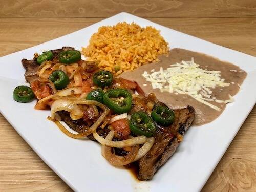 Hacienda Tapatia | restaurant | 1572 W 117th St, Lakewood, OH 44107, USA | 2168629893 OR +1 216-862-9893