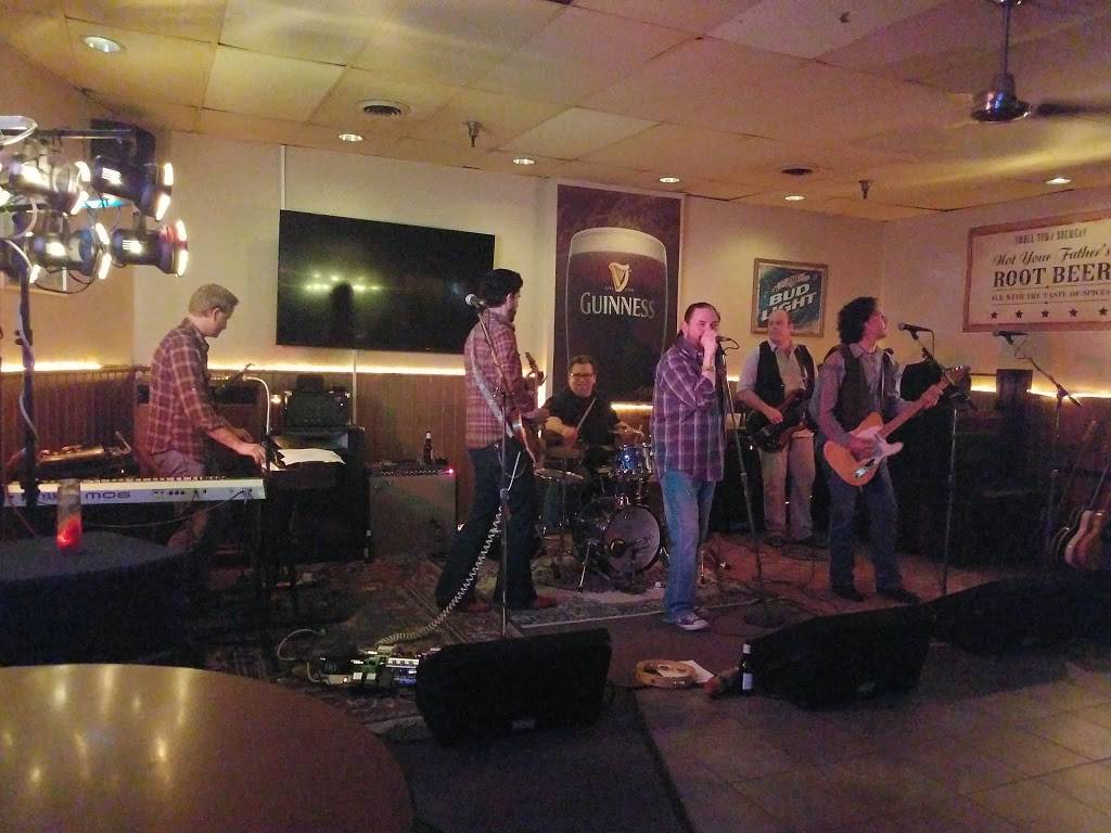 B G Gators | restaurant | 9021 E 109th Ave, Crown Point, IN 46307, USA | 2196620103 OR +1 219-662-0103