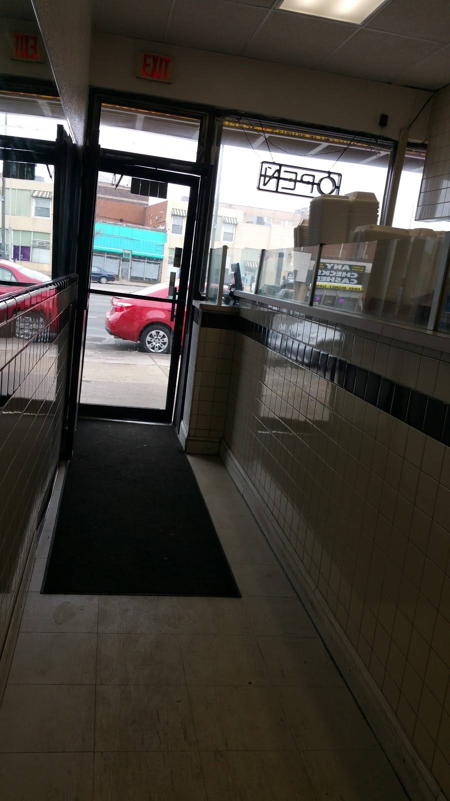 In & Out Express Pizza | restaurant | 5811 N Broad St, Philadelphia, PA 19141, USA | 2155488885 OR +1 215-548-8885