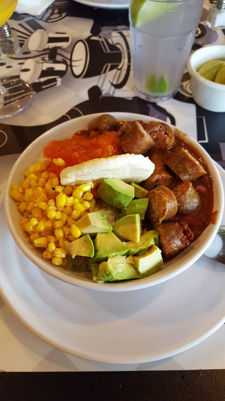 Paisas Twin | restaurant | 14045 Westheimer Rd, Houston, TX 77077, USA | 8326178454 OR +1 832-617-8454