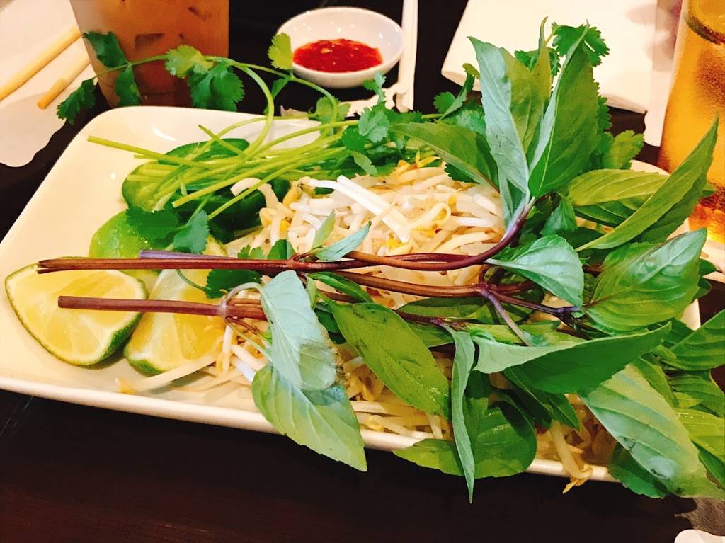 Pho Hot | restaurant | 6306 San Fernando Rd, Glendale, CA 91201, USA | 8186962255 OR +1 818-696-2255