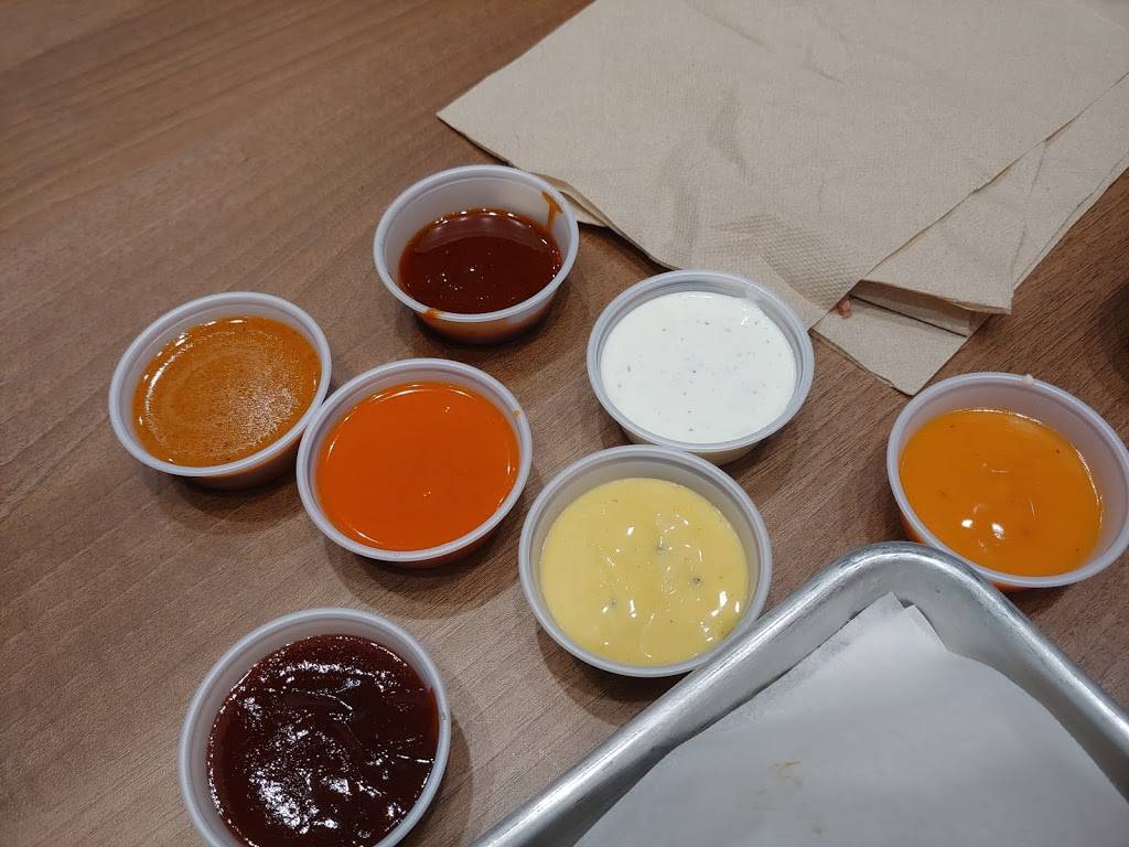 Super Chix | restaurant | 2319 Memorial Pkwy SW, Huntsville, AL 35801, USA | 2564890078 OR +1 256-489-0078