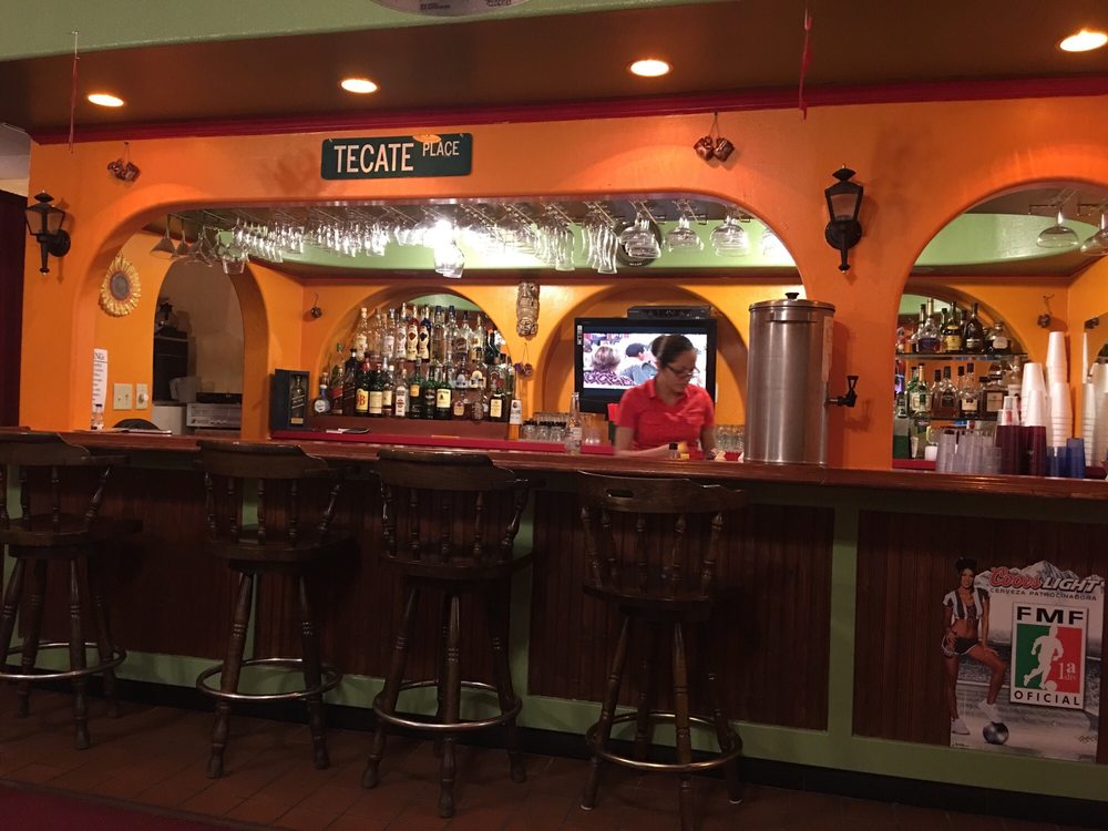 La Conquista | restaurant | 8600 N Loop Blvd Suite A, California City, CA 93505, USA | 7603732183 OR +1 760-373-2183