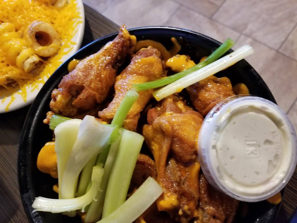 Wild Mikes | restaurant | 7587 Bridgetown Rd, Cincinnati, OH 45248, USA | 5134679464 OR +1 513-467-9464