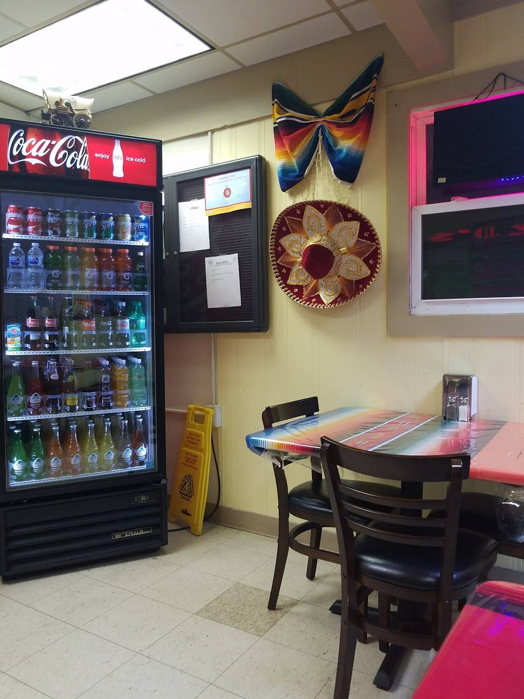 La Cocina Restaurant | restaurant | 22 Grand Ave, Fox Lake, IL 60020, USA | 8475870584 OR +1 847-587-0584