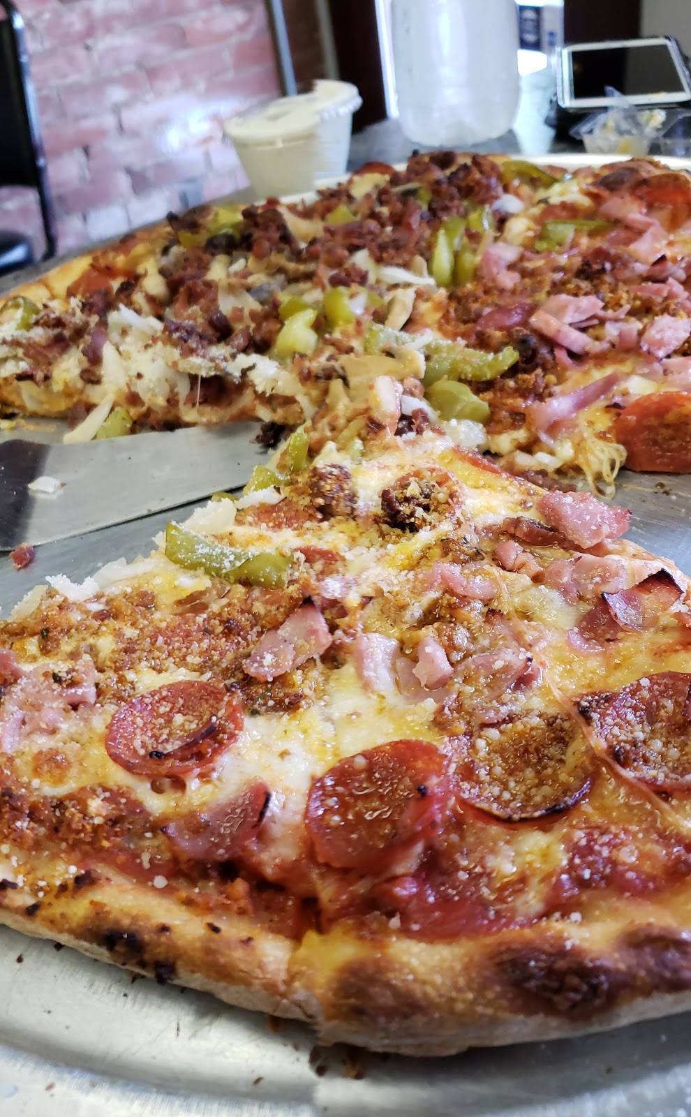 Fazios Pizza | restaurant | 4028 Penn Ave, Pittsburgh, PA 15224, USA | 4122515312 OR +1 412-251-5312