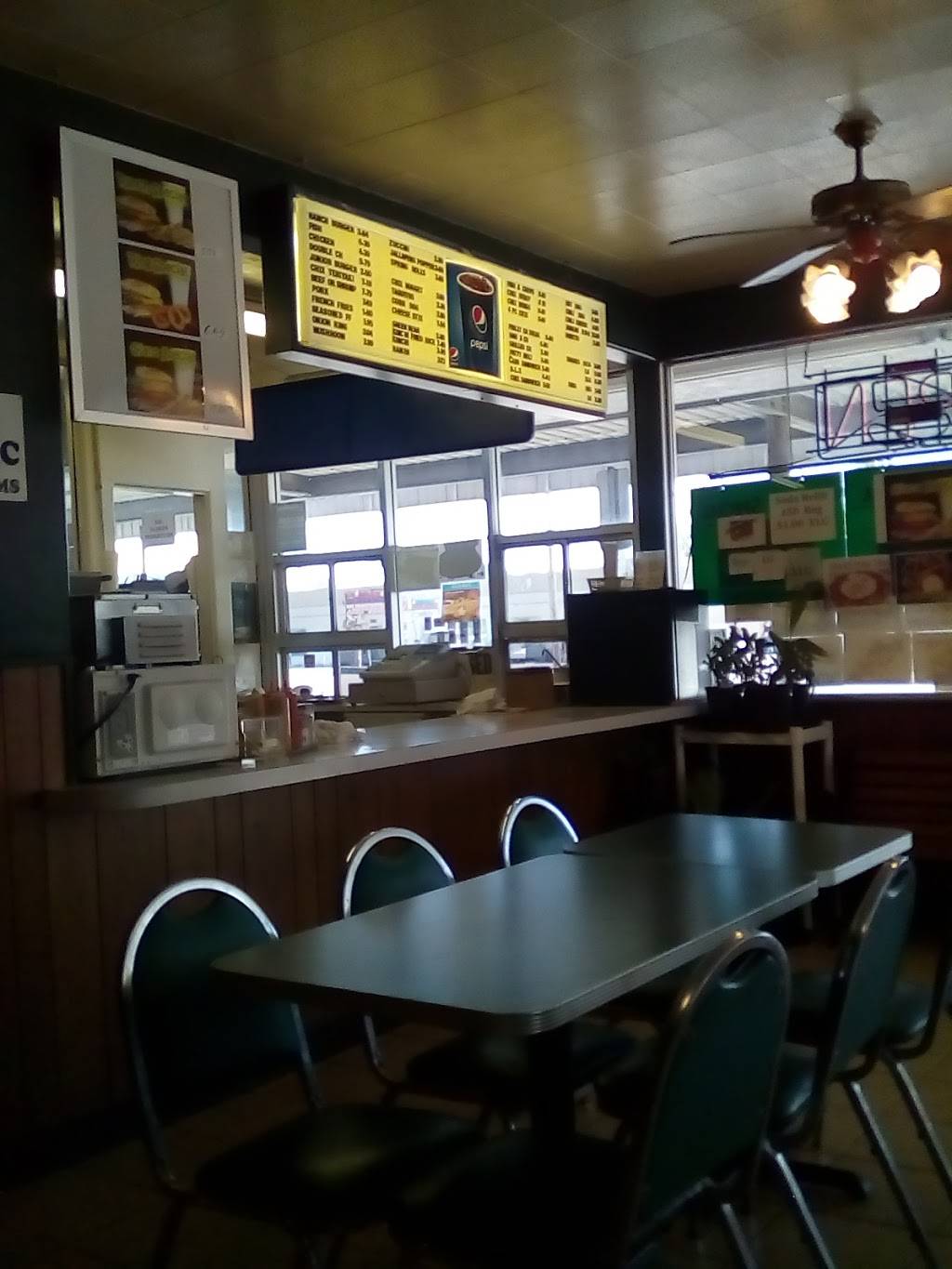 Ranch Burger | restaurant | 690 C St, Turlock, CA 95380, USA | 2096689133 OR +1 209-668-9133