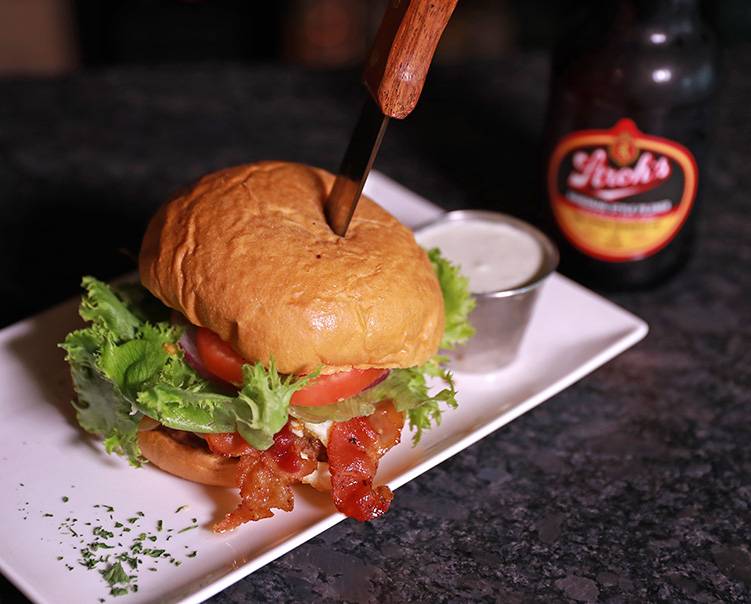 Royal Oak Taphouse | restaurant | 714 S Washington Ave, Royal Oak, MI 48067, USA | 2485489377 OR +1 248-548-9377