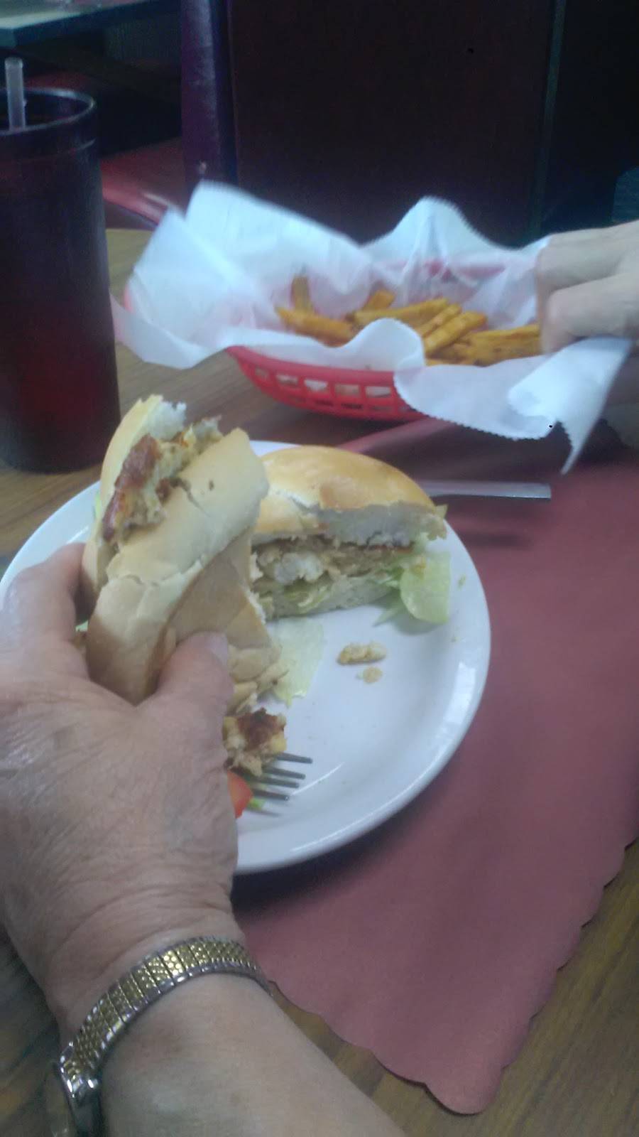 Leos Seafood Restaurant | restaurant | 139th St, Ocean City, MD 21842, USA | 4102509936 OR +1 410-250-9936