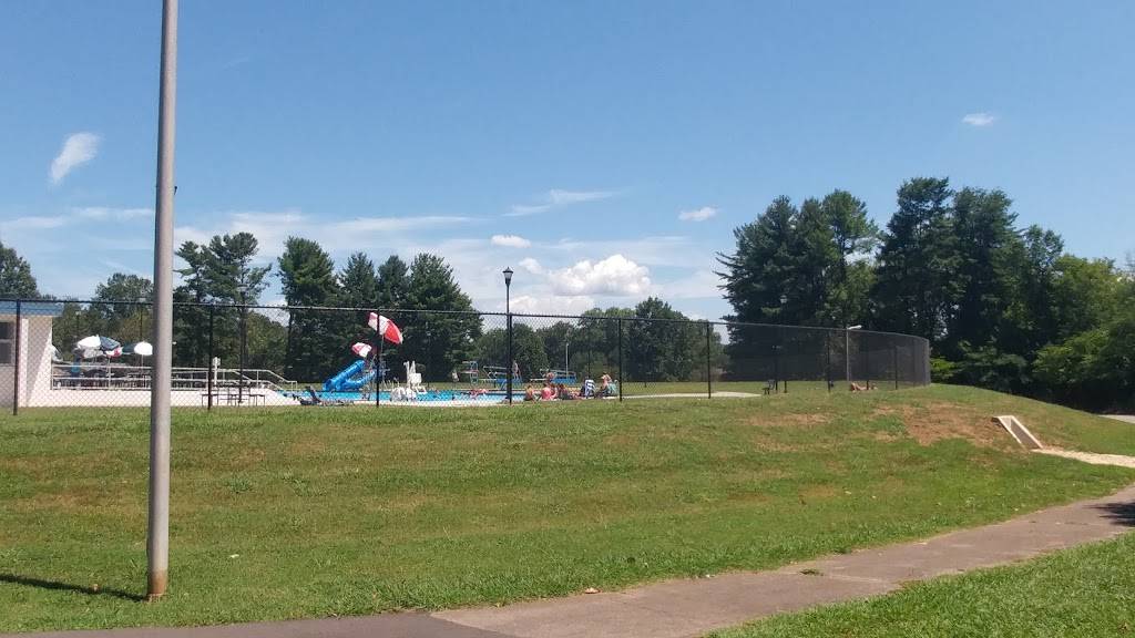 John Sevier Pool | meal takeaway | 1998 Sequoyah Ave, Maryville, TN 37804, USA | 8659839244 OR +1 865-983-9244