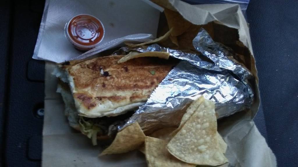 San Martin Fresh Mexican Grill | restaurant | 2770 E Main St, Ventura, CA 93003, USA | 8056438950 OR +1 805-643-8950