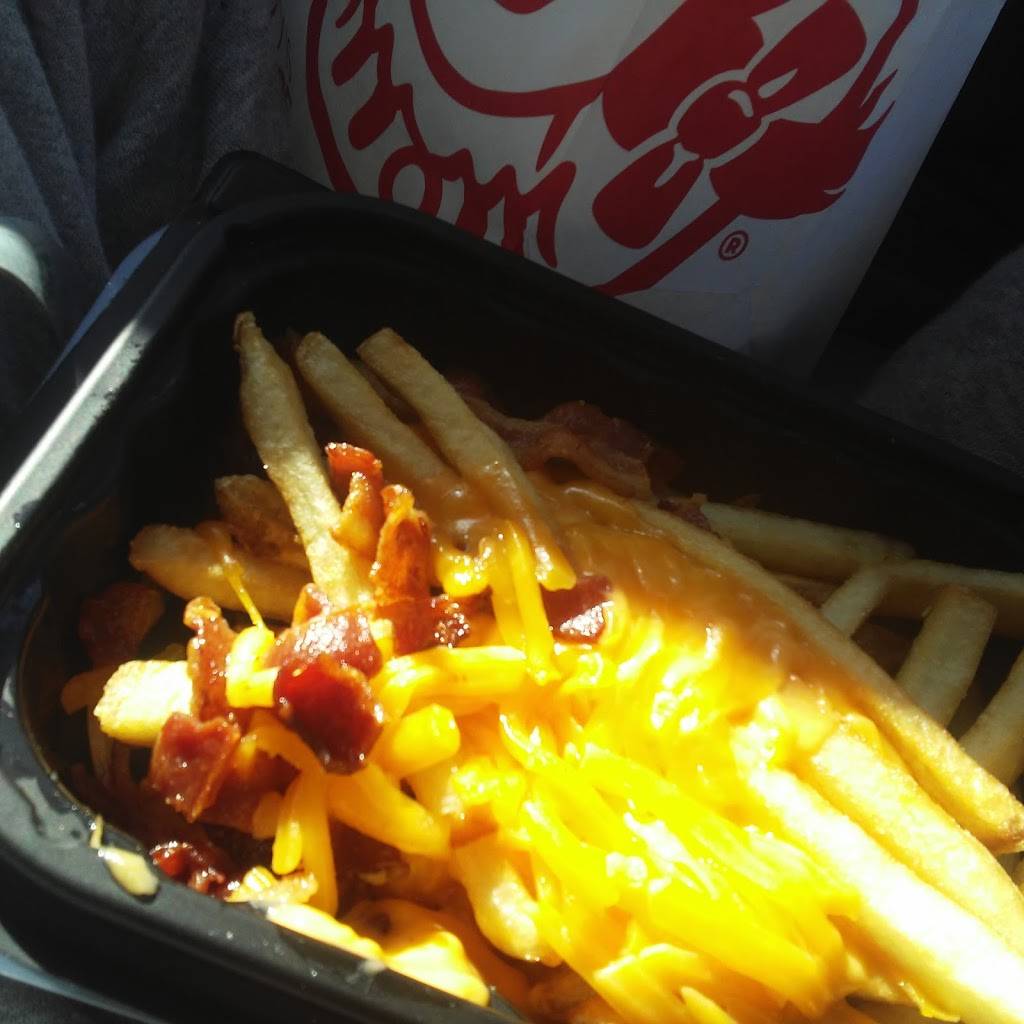 Wendys | restaurant | 707 W Center St, West Bridgewater, MA 02379, USA | 5085834357 OR +1 508-583-4357