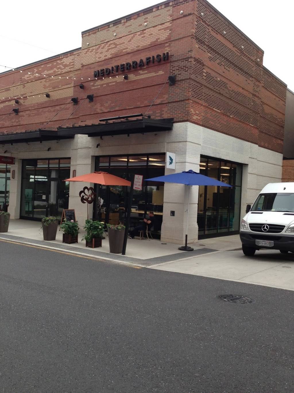 Mediterrafish Restaurant & Seafood Market | restaurant | 2727a Merrilee Dr, Fairfax, VA 22031, USA | 7034629644 OR +1 703-462-9644