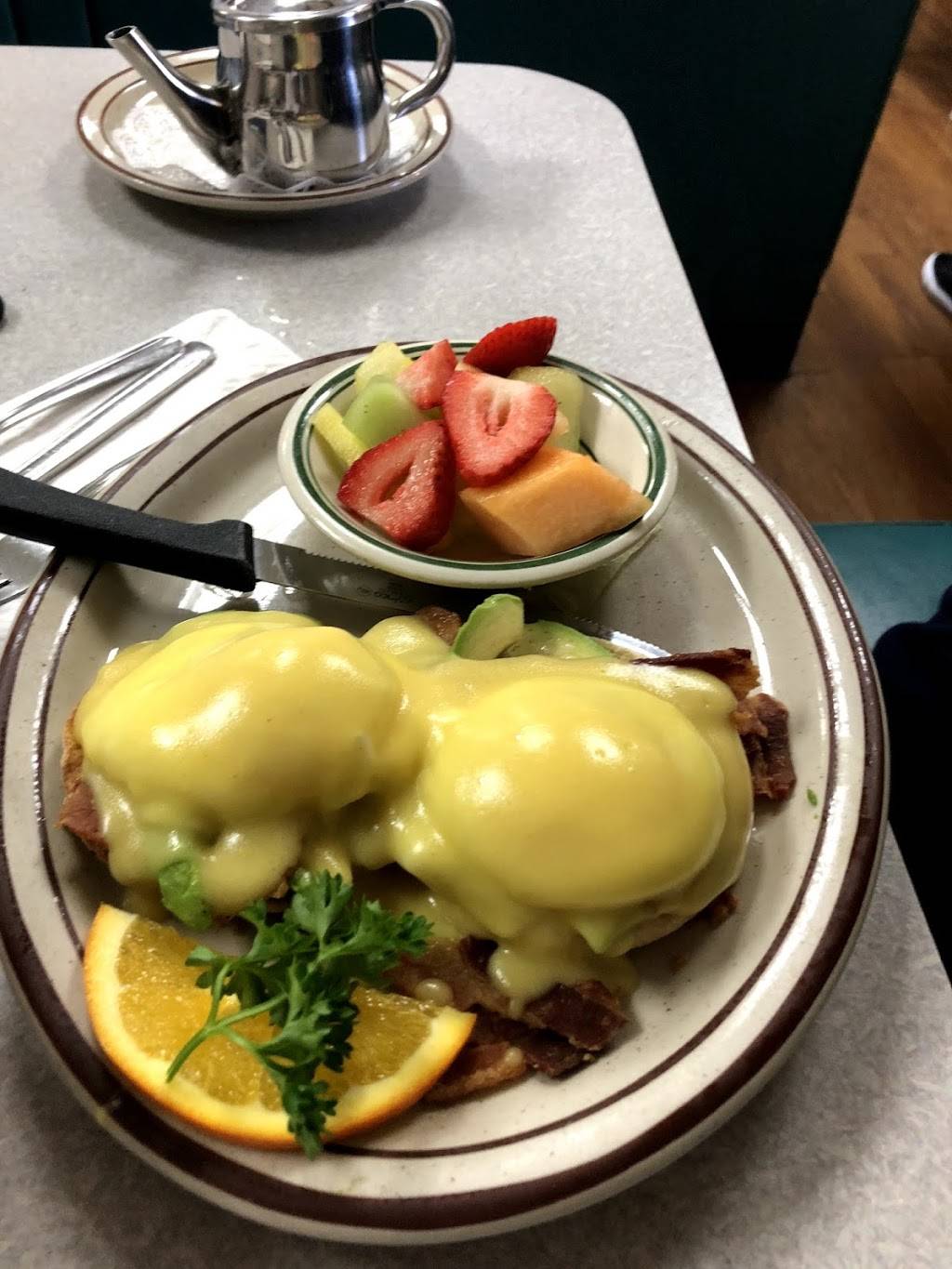 Mollies Country Kitchen | restaurant | 27932 La Paz Rd, Laguna Niguel, CA 92677, USA | 9496439174 OR +1 949-643-9174