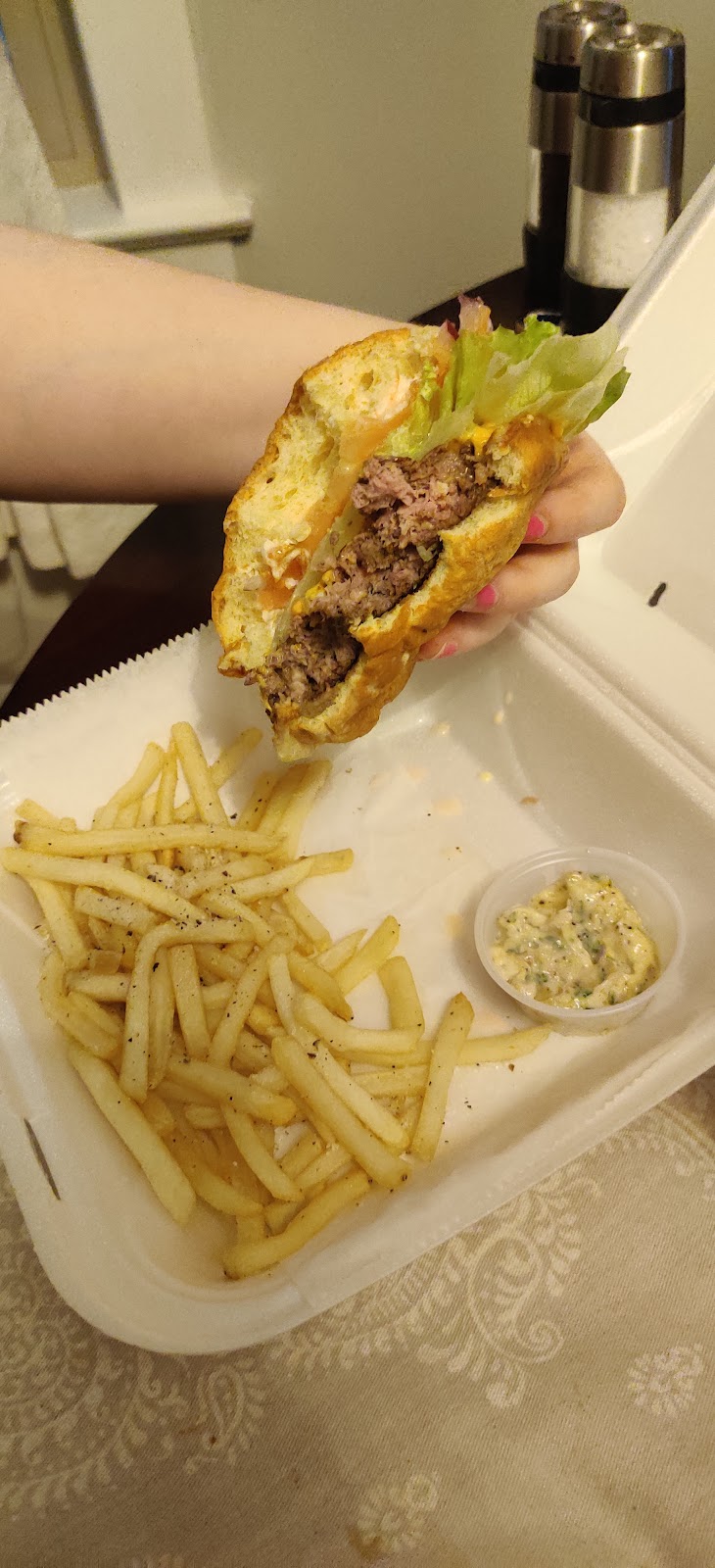 Chi Burger Babi | restaurant | 10148 S Ewing Ave, Chicago, IL 60617, USA | 7739641314 OR +1 773-964-1314