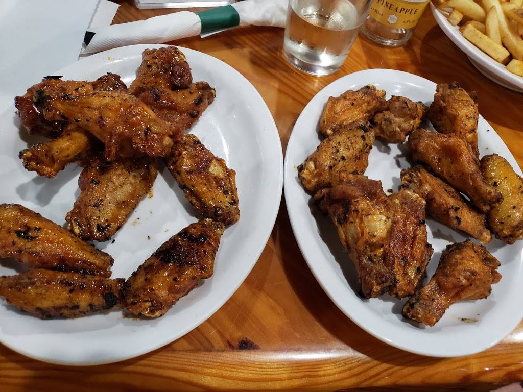 Gators Dockside | restaurant | 12448 Lake Underhill Rd, Orlando, FL 32828, USA | 4072499444 OR +1 407-249-9444