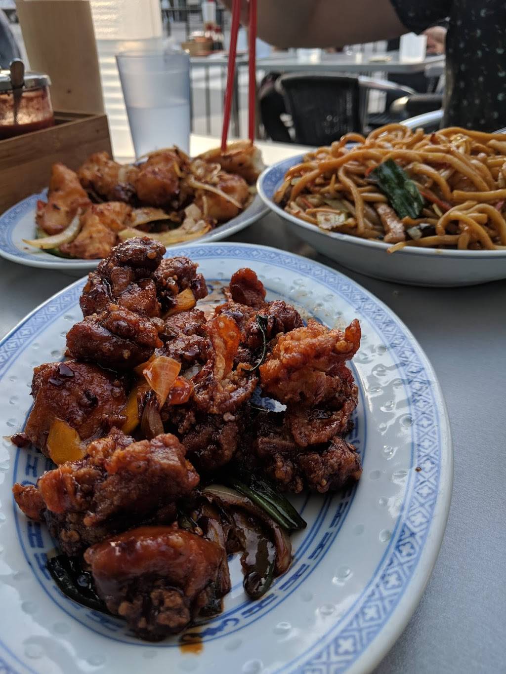 Chop Chop | restaurant | 771 Dundas St W, Toronto, ON M6J 1T9, Canada | 4168428277 OR +1 416-842-8277