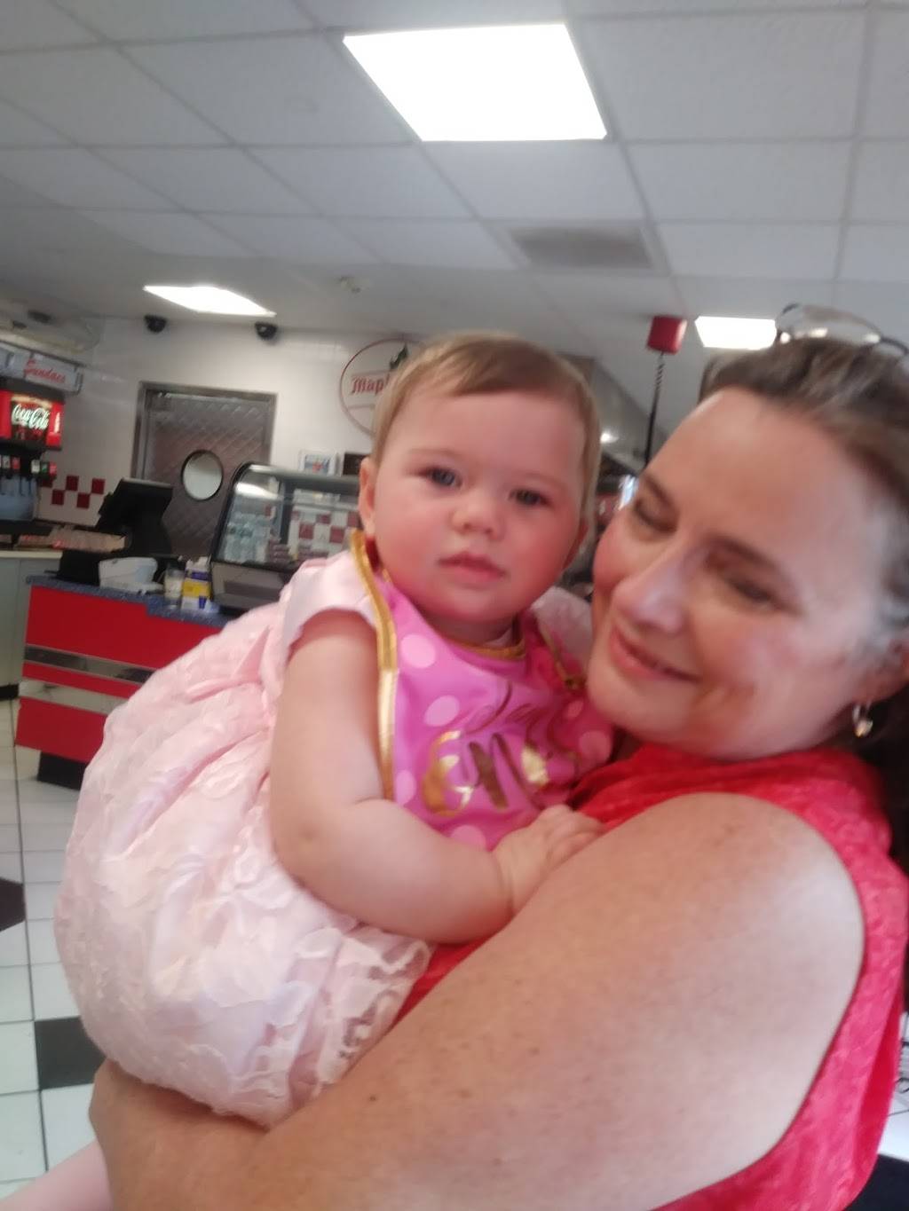 Maplehurst Diner | restaurant | 276 Front St, Lincoln, RI 02865, USA | 4013053789 OR +1 401-305-3789