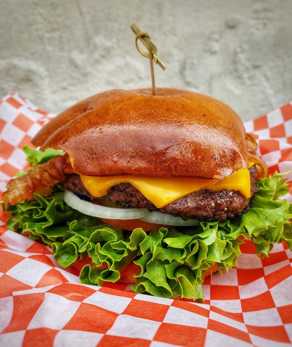 DAVES DOGS GRILL | restaurant | 900 N Milpas St, Santa Barbara, CA 93103, USA | 8058696583 OR +1 805-869-6583